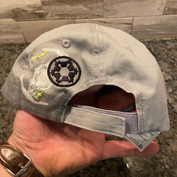 Star Wars Darth Vader Disney hat - Picture 3 of 6